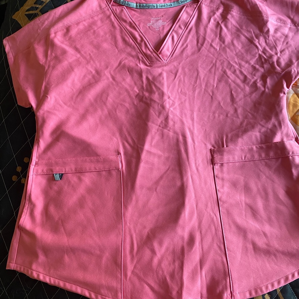 Pink cuddle duds scrub set. NWOT